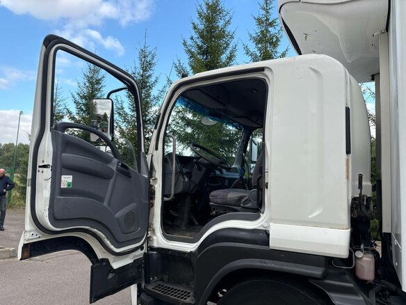 2018 Isuzu Forward (F-Series), белый, 2050000 рублей - вид 19