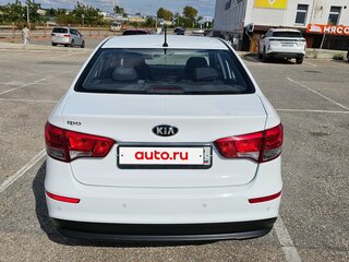 2016 Kia Rio III Рестайлинг, белый, 1090000 рублей, вид 4