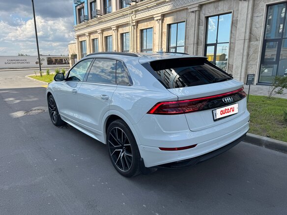 2019 Audi Q8 45 TDI I (4M), белый, 6850000 рублей - вид 3