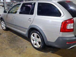 2011 Skoda Octavia II (A5) Рестайлинг, серый, 1500000 рублей, вид 4