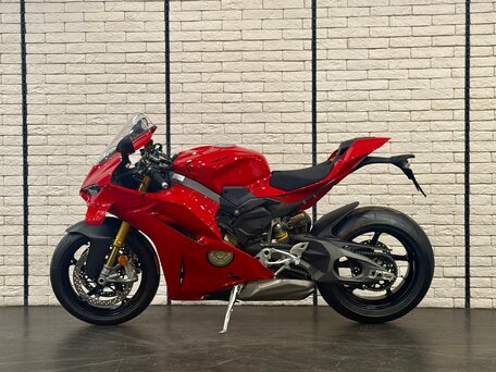 2026 Ducati Panigale V4, красный, 4150000 рублей, вид 4