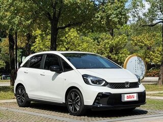 2023 Honda Fit Crosstar IV Рестайлинг, белый, 1200000 рублей, вид 3