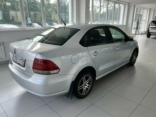 2012 Volkswagen Polo V, серебристый, 400000 рублей, вид 4