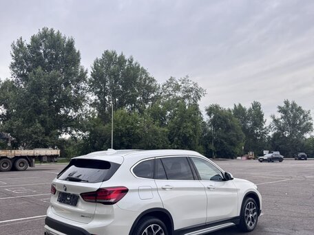 2022 BMW X1 18i sDrive II (F48) Рестайлинг, белый, 2350000 рублей, вид 5