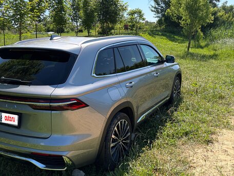 2025 Geely Monjaro (Xingyue L) I Рестайлинг (China Market), серый, 3850000 рублей, вид 4