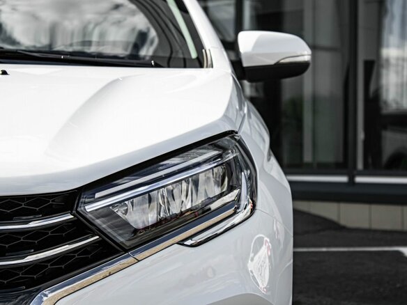 2026 Lada (ВАЗ) Vesta I Рестайлинг (NG), белый - вид 9