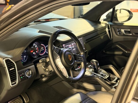 2020 Porsche Cayenne S III, серый, 6300000 рублей - вид 17