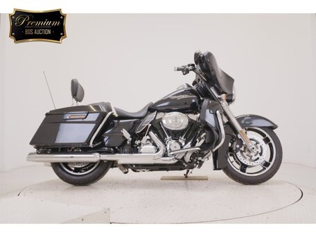 2013 Harley-Davidson Street Glide, чёрный, 1000000 рублей, вид 1