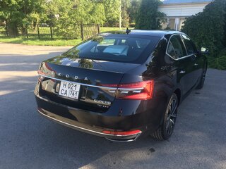 2025 Skoda Superb III Рестайлинг, чёрный, 4200000 рублей, вид 4