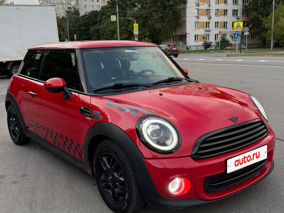 2012 Mini Hatch One II (R56) Рестайлинг, красный - вид 3