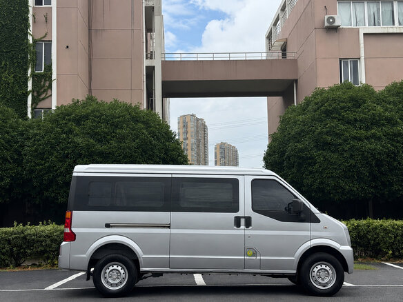 2022 Dongfeng EC36, серебристый - вид 3