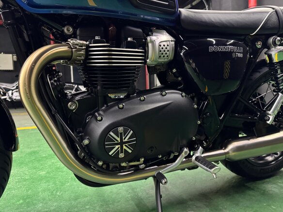 2023 Triumph Bonneville T100, синий, 1075000 рублей - вид 23