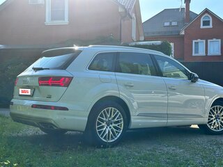 2016 Audi Q7 II (4M), белый, 4950000 рублей, вид 4