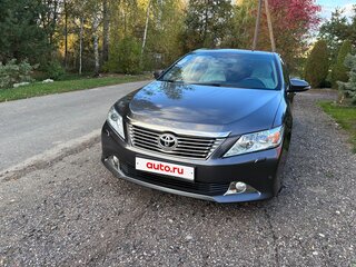 2013 Toyota Camry VII (XV50), серый, 1700000 рублей, вид 1
