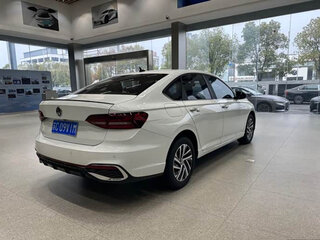 2023 Volkswagen Lavida III Рестайлинг, белый, 1292999 рублей, вид 5