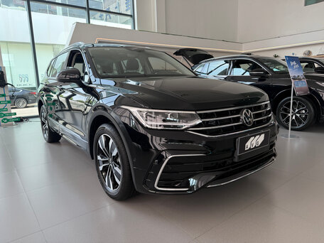 2026 Volkswagen Tiguan L Pro III (China Market), чёрный, 4400000 рублей, вид 3