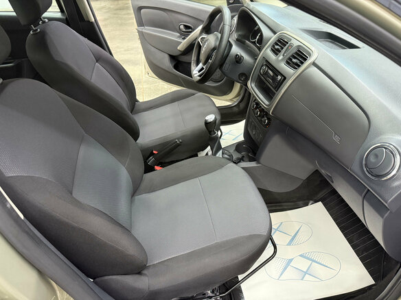 2020 Renault Sandero II Рестайлинг, бежевый, 975000 рублей - вид 9