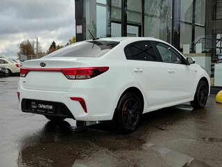 2019 Kia Rio IV, белый, 1399000 рублей, вид 5