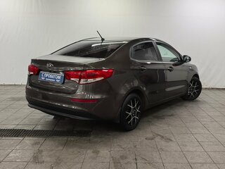 2016 Kia Rio III Рестайлинг, коричневый, 950000 рублей, вид 4