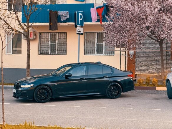 2019 BMW 5 серии 530d xDrive VII (G30/G31/G38), чёрный, 4200000 рублей - вид 6