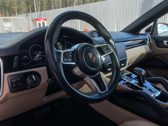 2020 Porsche Cayenne Coupé III, красный, 6549000 рублей - вид 12