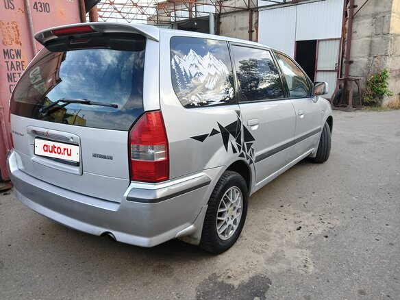 2002 Mitsubishi Space Wagon III, серебристый - вид 4