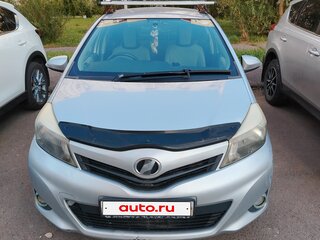 2011 Toyota Vitz III (XP130), серый, 620000 рублей, вид 1
