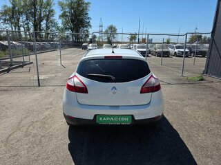 2013 Renault Megane III Рестайлинг, белый, 570000 рублей, вид 4