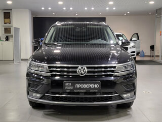 2017 Volkswagen Tiguan II, чёрный, 2520000 рублей, вид 2