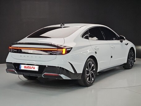 2023 Hyundai Sonata VIII (DN8) Рестайлинг, белый, 2700000 рублей, вид 3