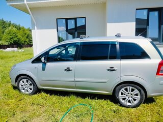 2011 Opel Zafira B Рестайлинг, бежевый, 600000 рублей, вид 4