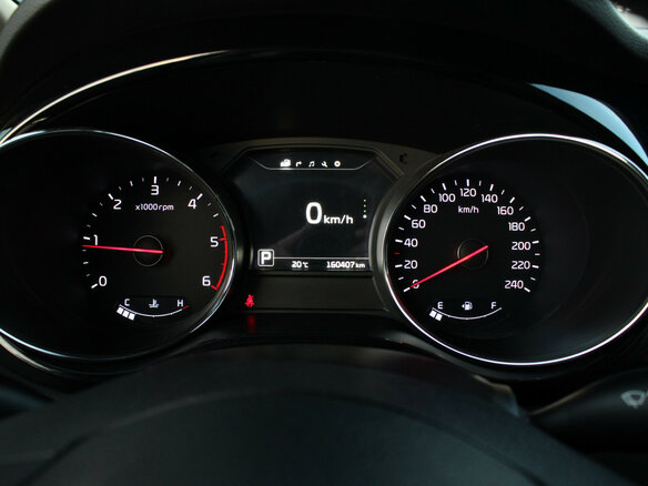 2017 Kia Carnival III, чёрный, 2585000 рублей - вид 21