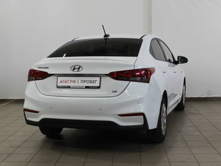 2017 Hyundai Solaris II, белый, 1000000 рублей, вид 5