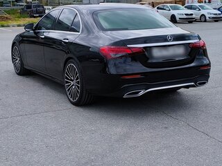 2020 Mercedes-Benz E-Класс 220 d V (W213, S213, C238) Рестайлинг, чёрный, 4990000 рублей, вид 4