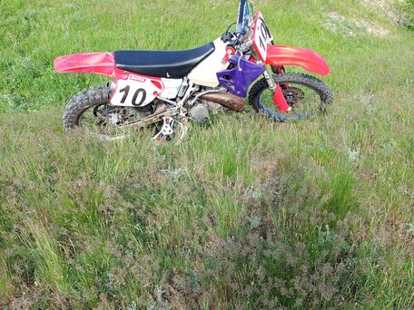 1996 Honda CR 250R, красный, 135000 рублей, вид 2