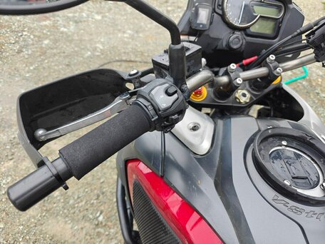 2017 Suzuki V-Strom 1000, красный, 700000 рублей, вид 4