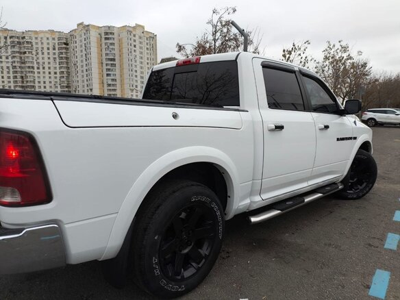 2012 Dodge RAM IV (DS/DJ), белый, 3380000 рублей - вид 4