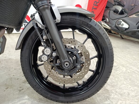 2018 Yamaha XSR700, серебристый, 640000 рублей - вид 11