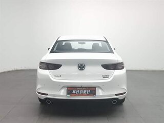 2024 Mazda 3 Axela IV (BP), белый, 2000000 рублей, вид 4