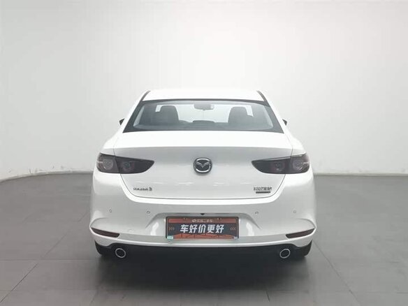 2024 Mazda 3 Axela IV (BP), белый, 2000000 рублей - вид 3