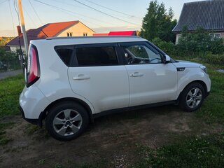 2017 Kia Soul II Рестайлинг, белый, 1100000 рублей, вид 2