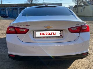 2017 Chevrolet Malibu IX, белый, 1300000 рублей, вид 3