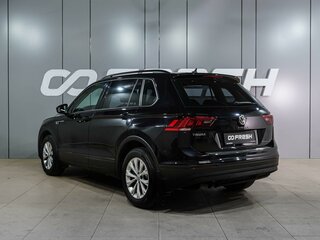2020 Volkswagen Tiguan II, чёрный, 2679000 рублей, вид 2