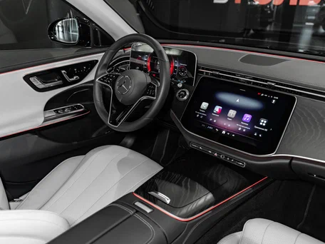 2025 Mercedes-Benz E-Класс 200 VI (W214, S214), чёрный, 7560000 рублей, вид 2