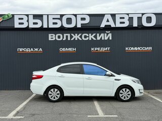 2012 Kia Rio 5-speed III, белый, 799000 рублей, вид 4
