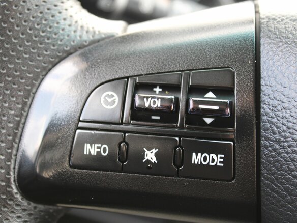 2010 Mazda 6 II (GH) Рестайлинг, белый, 790000 рублей - вид 15