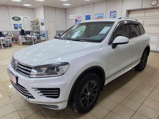 2016 Volkswagen Touareg II Рестайлинг, белый, 2540000 рублей, вид 1