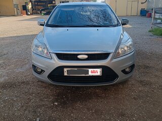 2011 Ford Focus II Рестайлинг, серебристый, 550000 рублей, вид 2