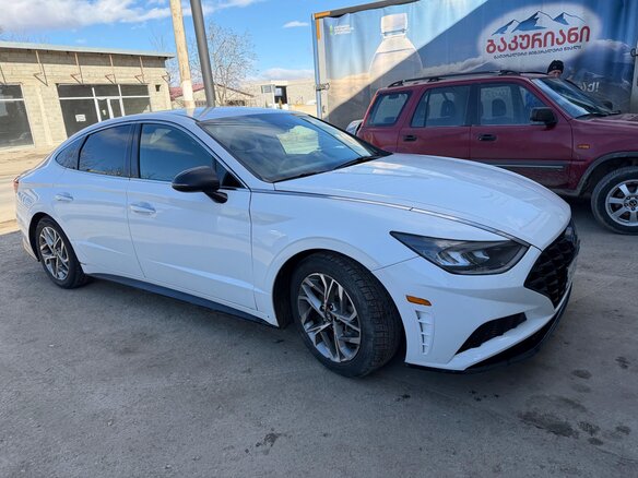 2020 Hyundai Sonata VIII (DN8), белый, 1850000 рублей - вид 3