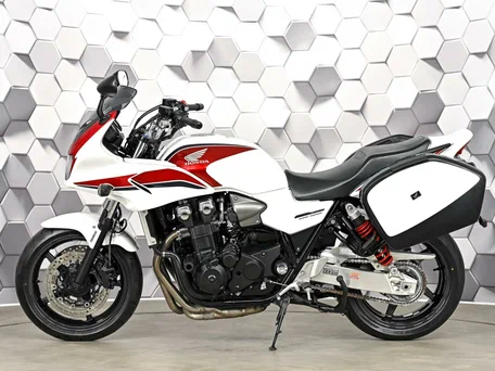 2010 Honda CB 1300, белый, 699000 рублей, вид 4